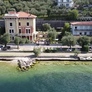 villa-torre.hotelinveneto.com/
